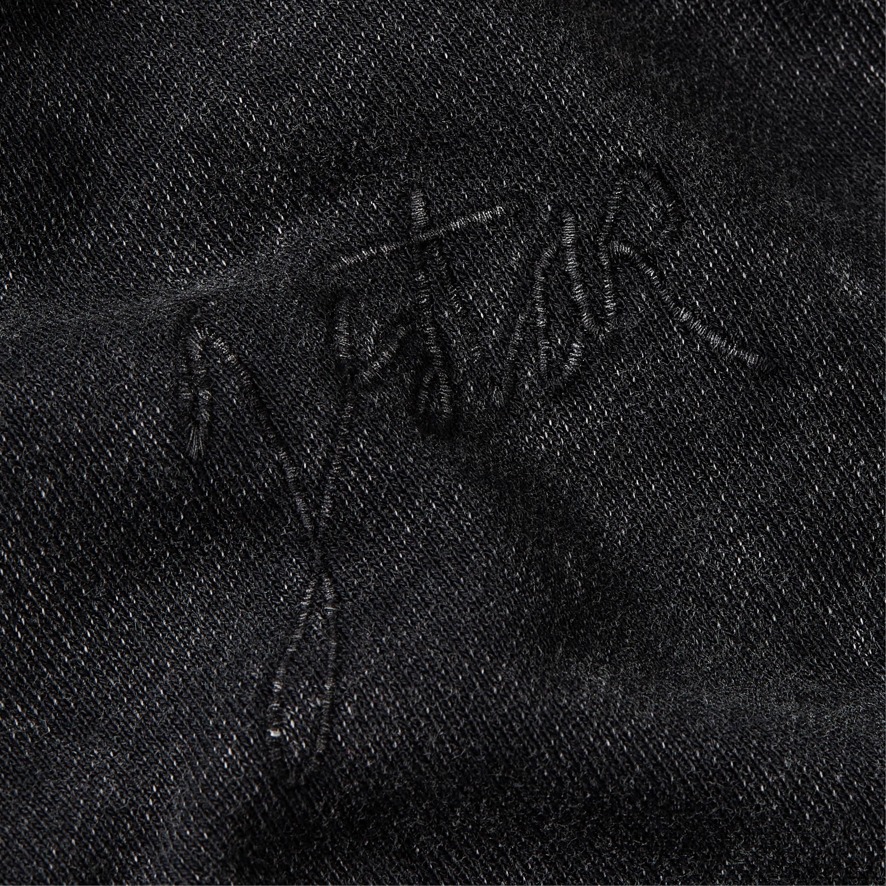 Washed A Line Script Sw Wmn Dk Black Smokey Gd. Sweatshirt