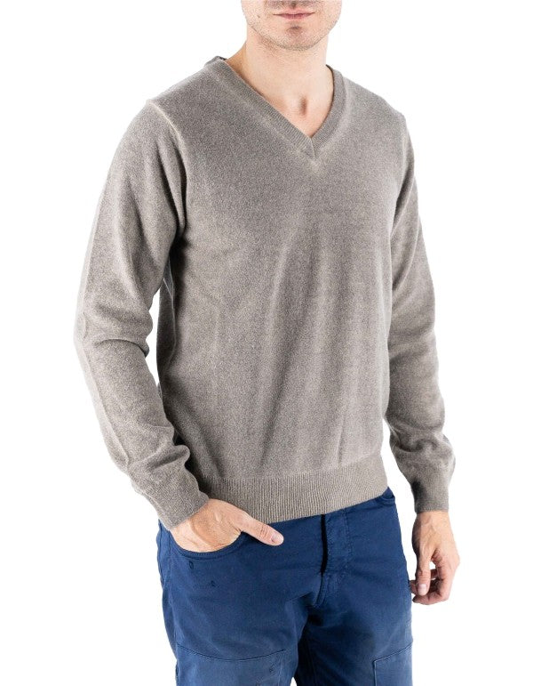 Helsinki V-Neck Sweater in Dove Grey