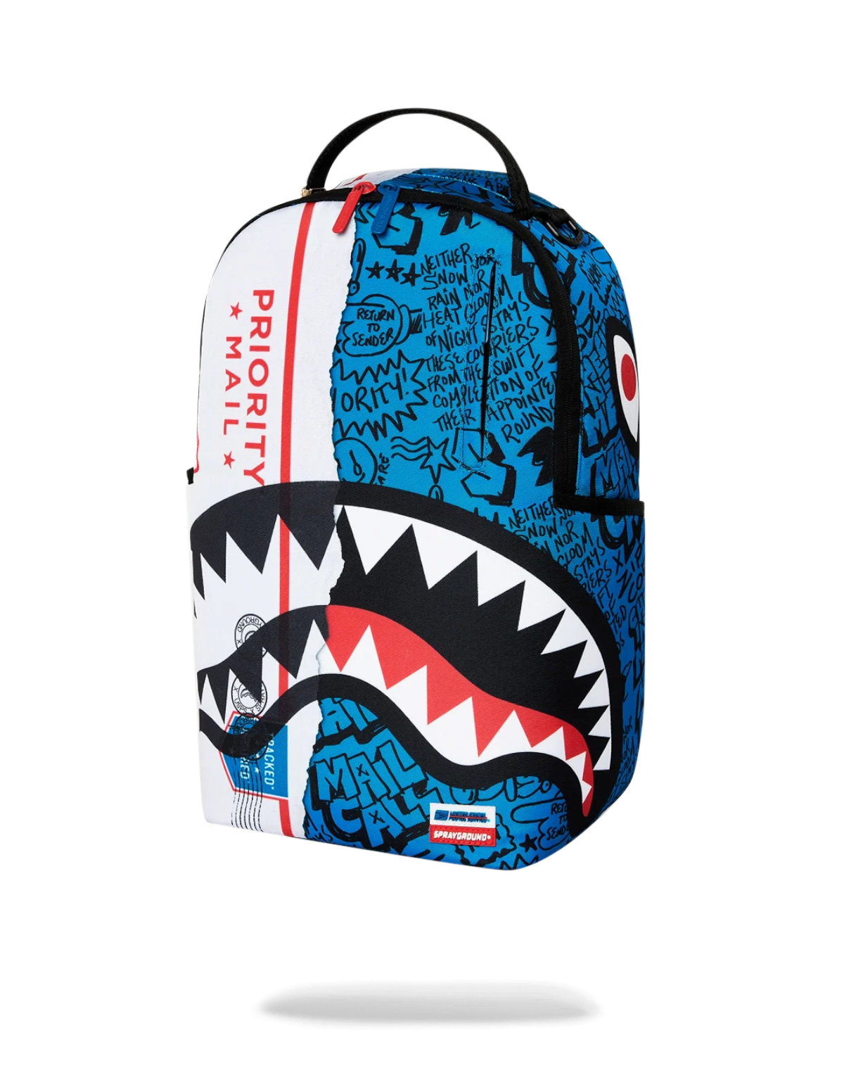 Zaino DevidLabel Sprayground USPS Priority con stampa grafica blu e bianca, iconico motivo a bocca di squalo