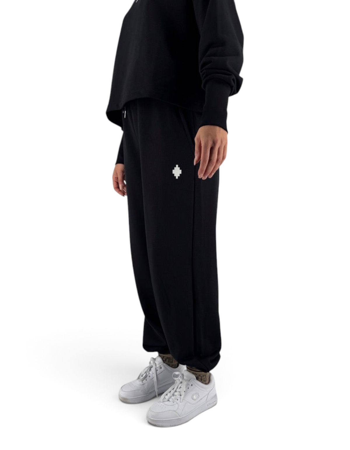 Pantalone oversize in felpa nero DevidLabel con logo ricamato, vestibilità ampia e stile streetwear