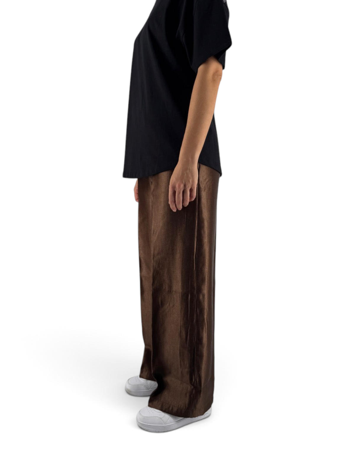 Pantalone donna in raso color cioccolato DevidLabel con gamba fluida e vestibilità ampia, vista laterale