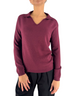 Maglione collo polo Manila Grace color port royale a maniche lunghe indossato da una modella