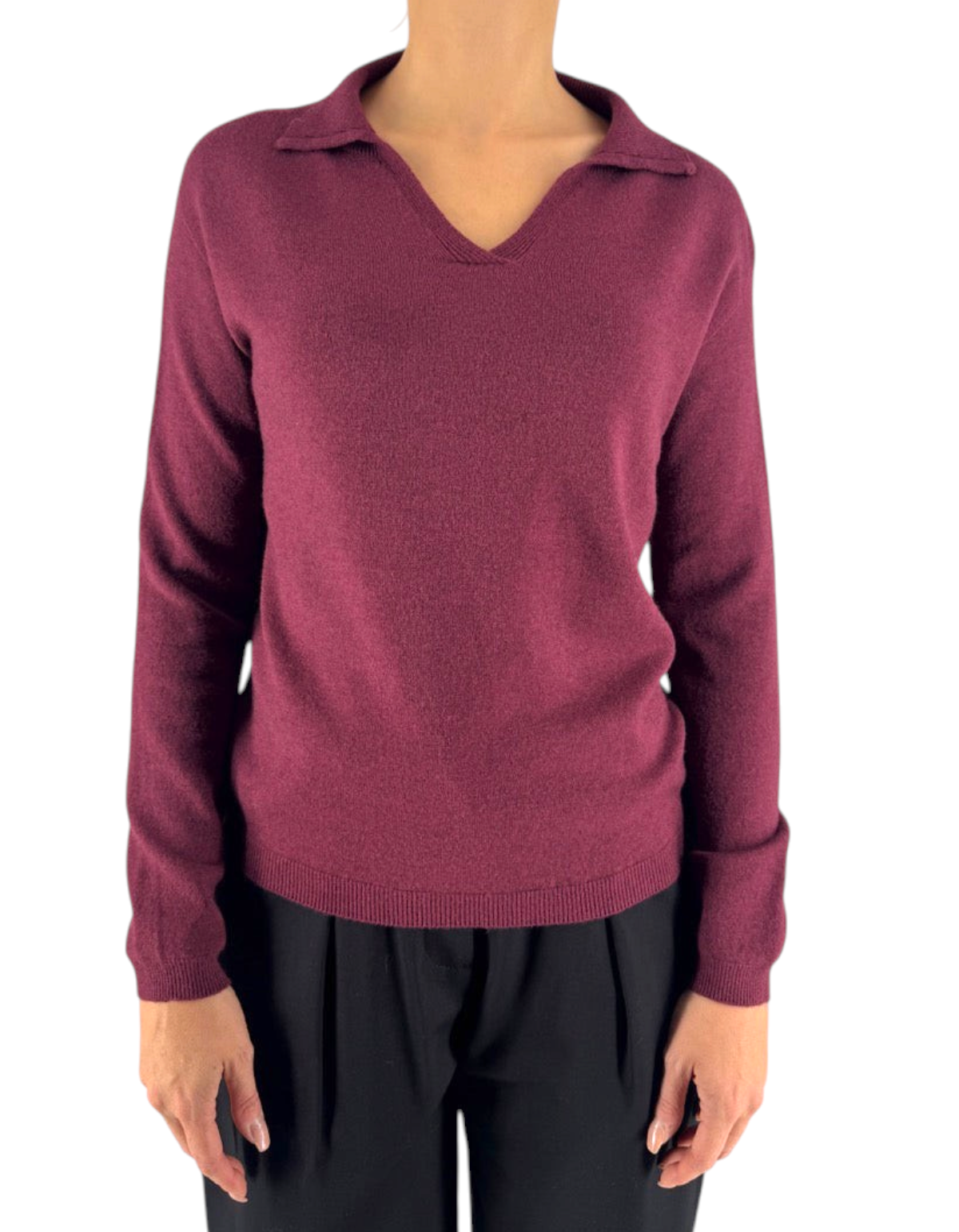 Maglione Manila Grace con collo polo color bordeaux, ideale per un look autunnale femminile e versatile.