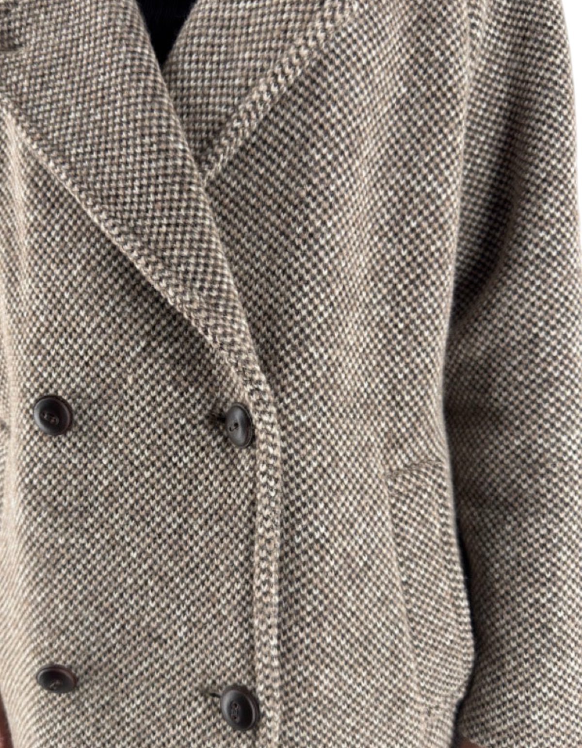 Cappotto over Distretto 12 modello Blasius color tortora in misto lana con chiusura doppiopetto e revers classici