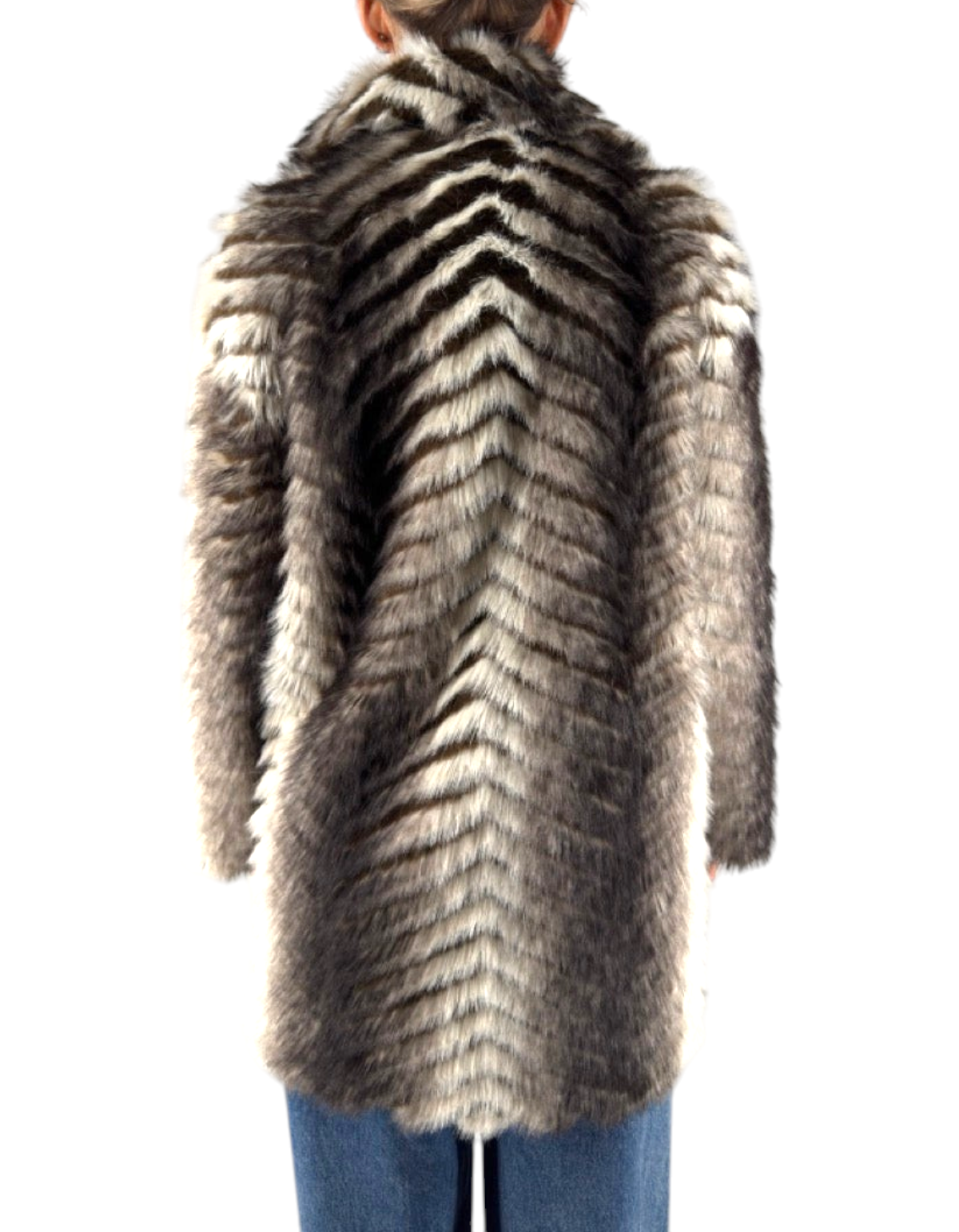 Cappotto reversibile bianco e grigio con motivo a zig zag in pelliccia sintetica visto da dietro