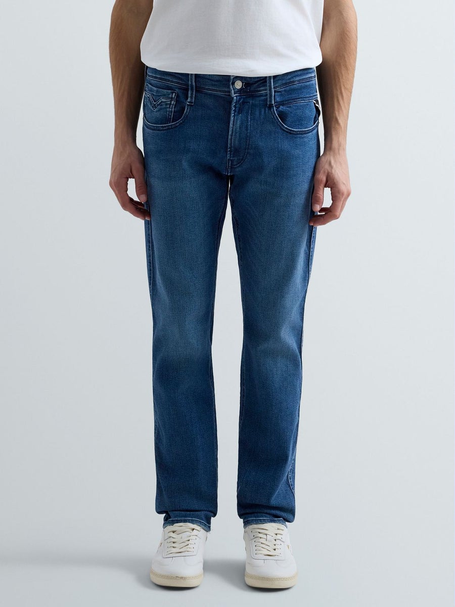 Replay Anbass Slim-Fit Jeans Medium Blue - indossato fronte