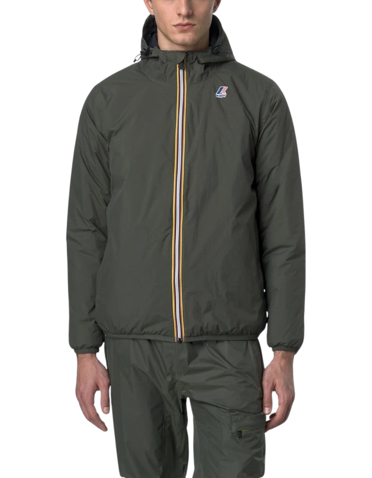 Giacca K-Way Le Vrai 4.0 Claude Warm color Green Blackish indossata da un modello, stile tecnico invernale DevidLabel