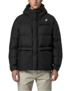 Giacca imbottita K-Way Le Vrai 4.0 Aurele Heavy Warm nera indossata da un modello, disponibile su DevidLabel