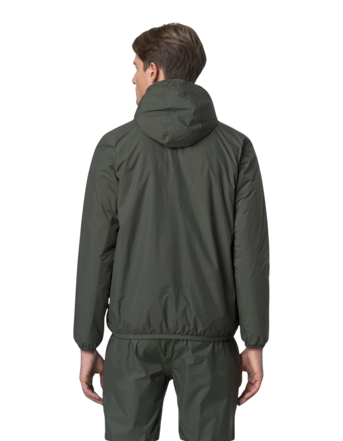 Vista posteriore della giacca K-Way Le Vrai 4.0 Claude Warm color Green Blackish indossata da un modello DevidLabel