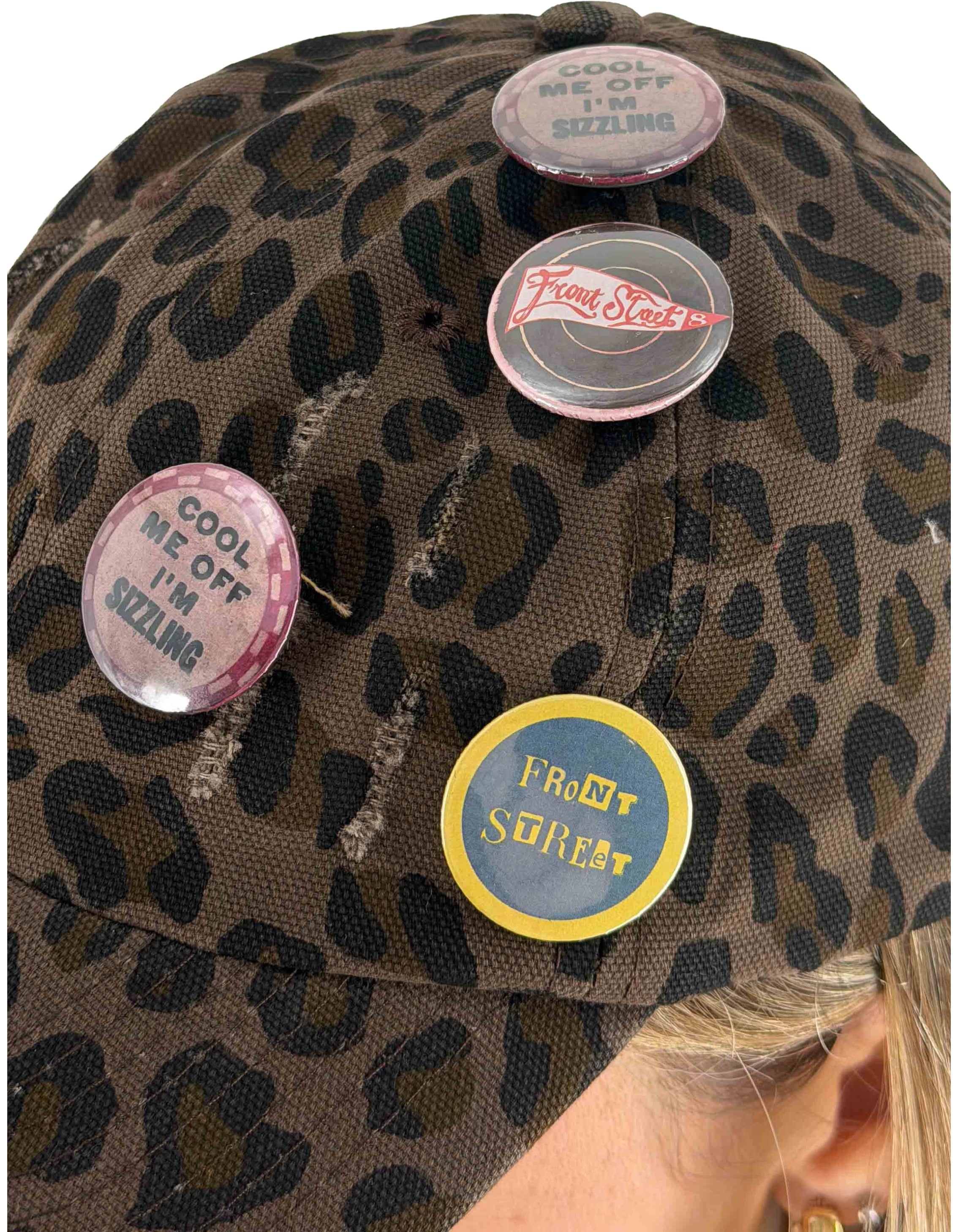 Front Street Cappellino Macula Studded Hat Leo – dettaglio prodotto 3 – Master SKU FST_37309_MARRONE