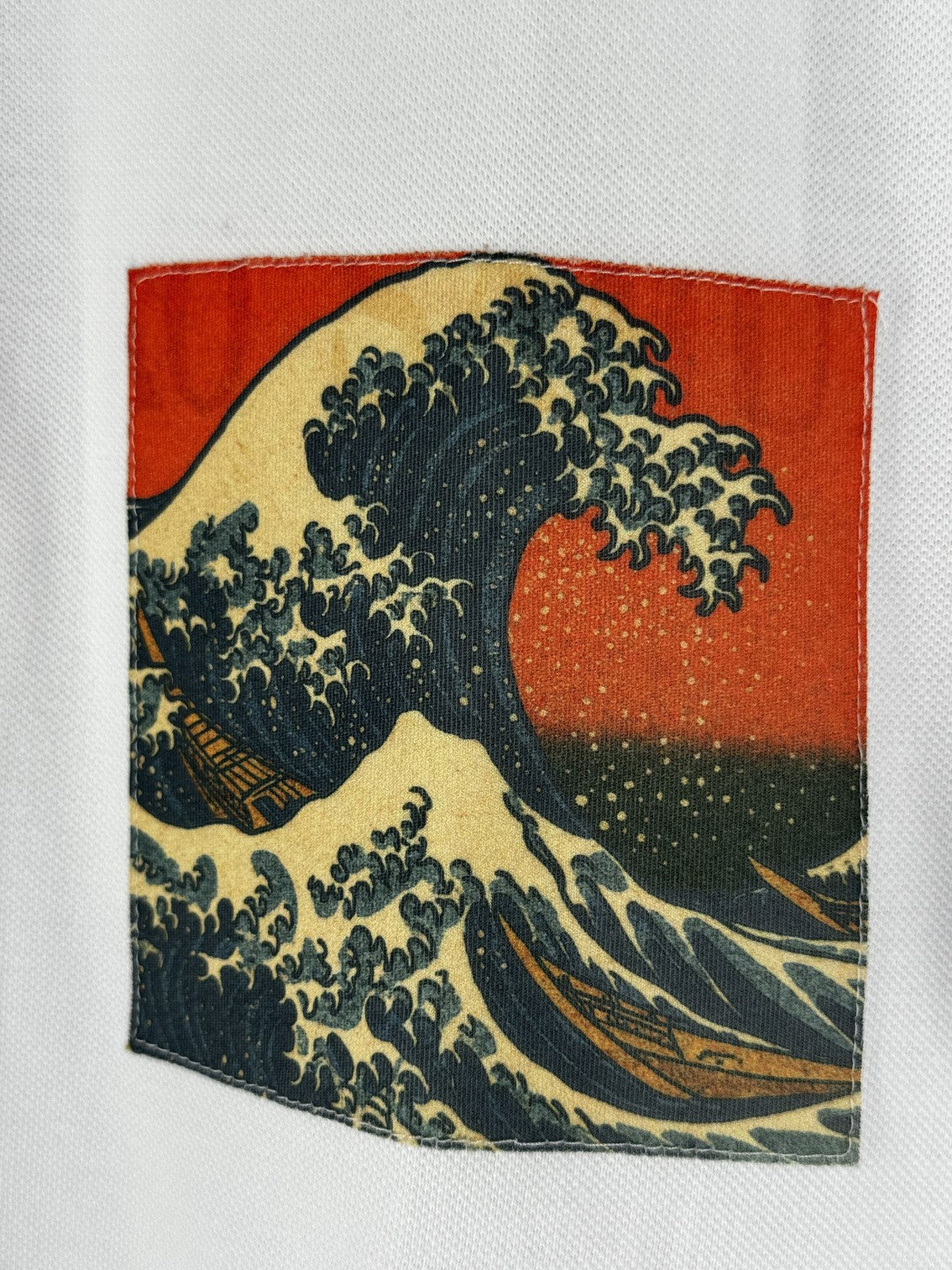 Ko Samui Polo In Piquet 100% Cotone Hokusai – dettaglio prodotto 4 – Master SKU KSU_KOSX_S744_HOKUJP_BIANCO