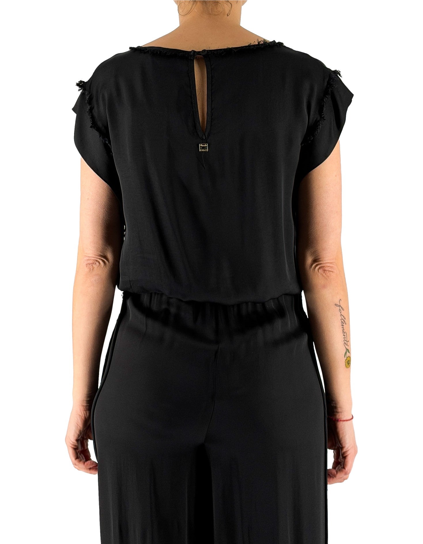 Manila Grace Blusa Sfrangiata Nero Ma001 – dettaglio prodotto 3 – Master SKU MNG_C174VU_MA001_NERO