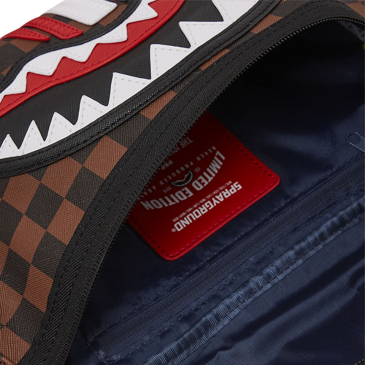 Sprayground Marsupio Machine Francaise – dettaglio prodotto 2 – Master SKU SPR_910B7488NSZ