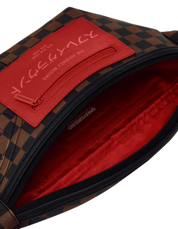 Sprayground Marsupio Red Redemption Pyramid Savvy – dettaglio prodotto 2 – Master SKU SPR_910B8903NSZ