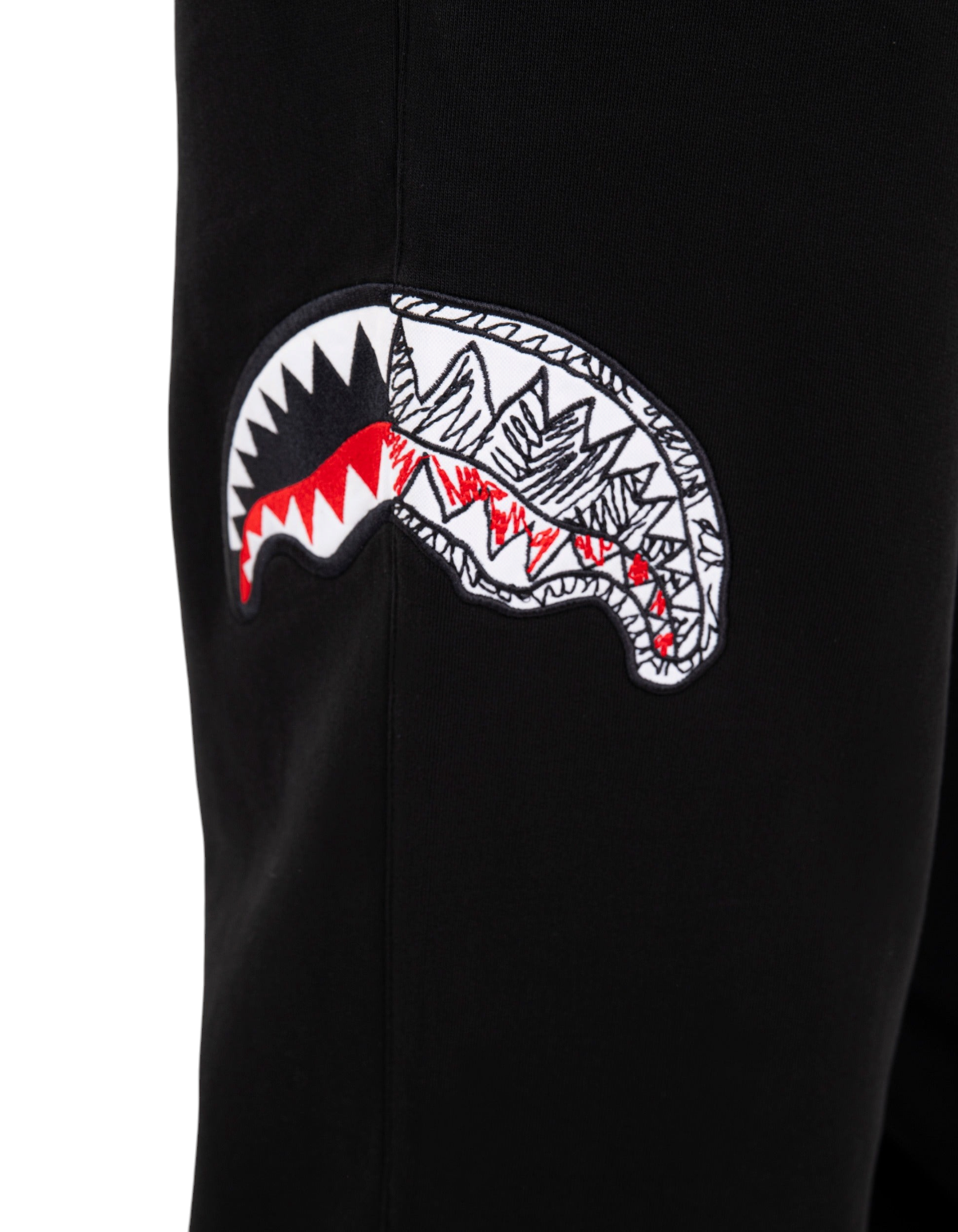 Sprayground Sketch Shark Over Pants nero - dettaglio della grafica Shark sulla gamba