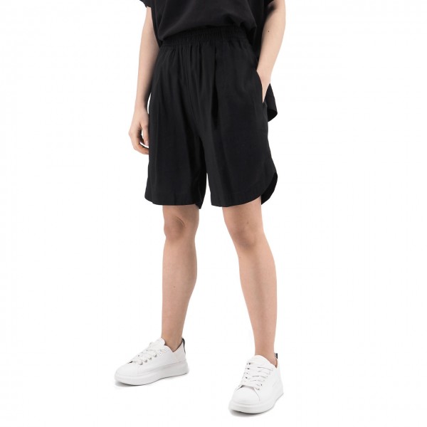 Rina Black shorts