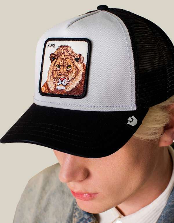 Men's King Trucker Hat Dust / Void