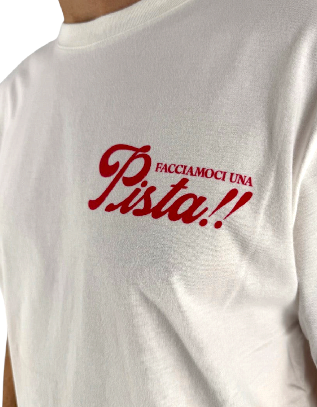 T-shirt bianca DevidLabel modello Arnott Warm con scritta rossa Facciamoci una Pista sul petto in cotone