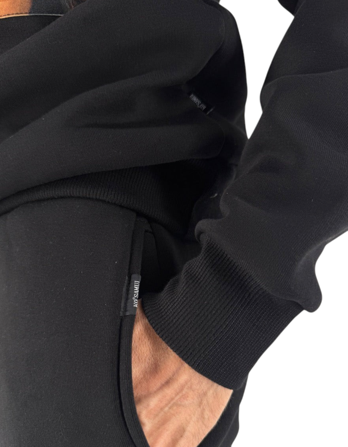 Pantaloni felpa neri in misto cotone Ko Samui con etichetta Ko Samui, vestibilità regular fit per look casual.