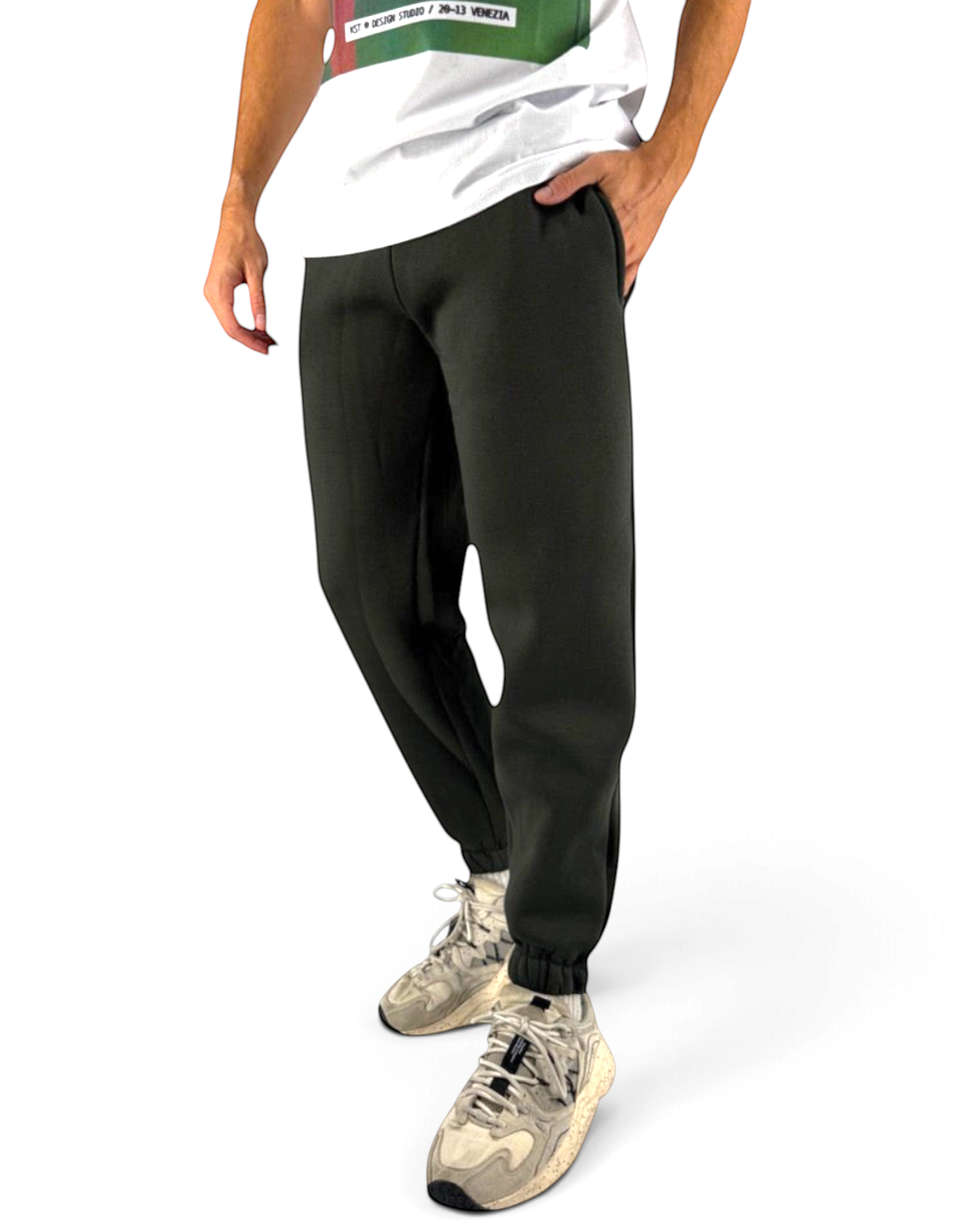 Pantaloni felpa Ko Samui Essential color military in misto cotone con vestibilità regular fit e polsini elasticizzati