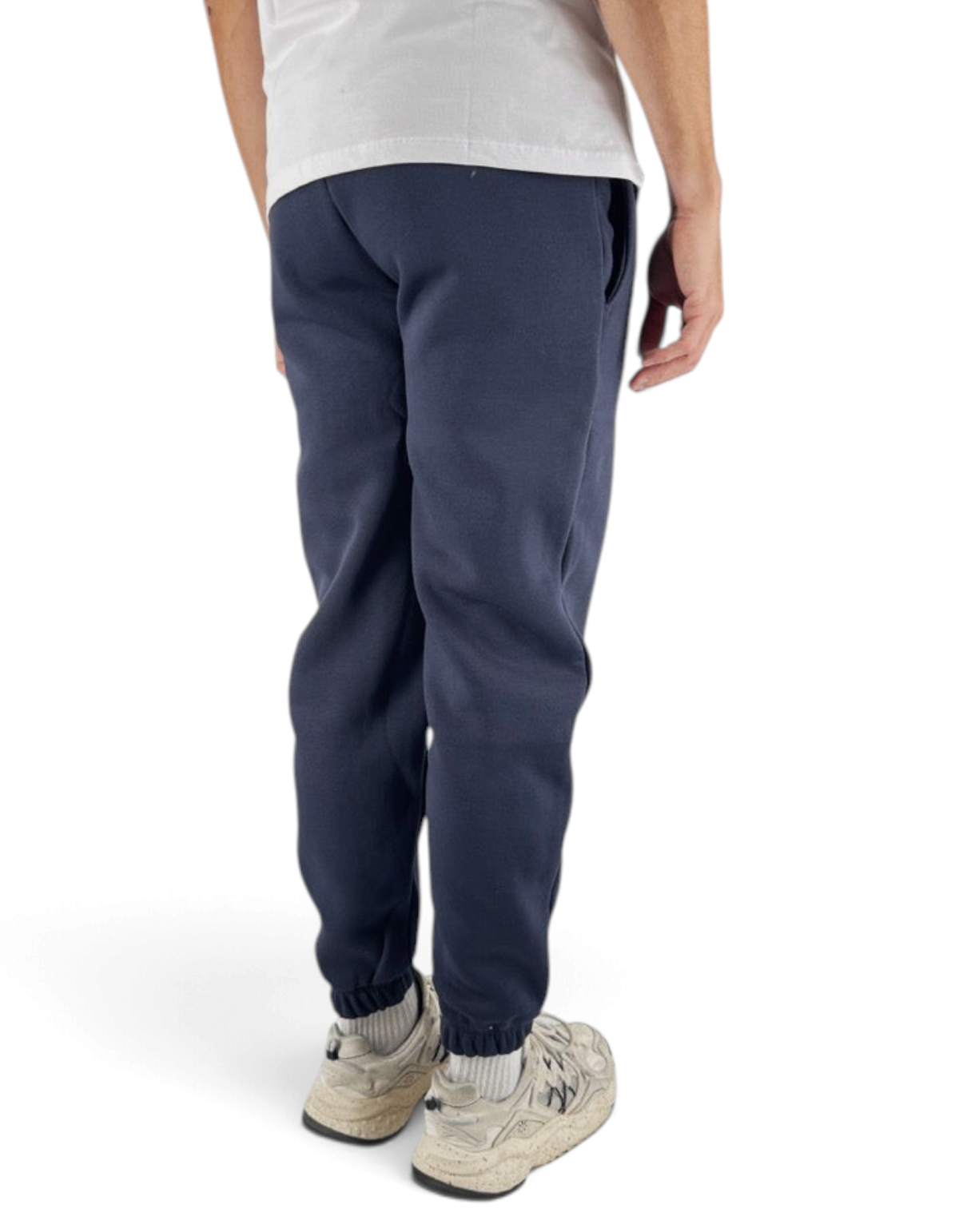 Pantaloni felpa Ko Samui Essential in misto cotone blu navy, vestibilità regular, vista posteriore su modello