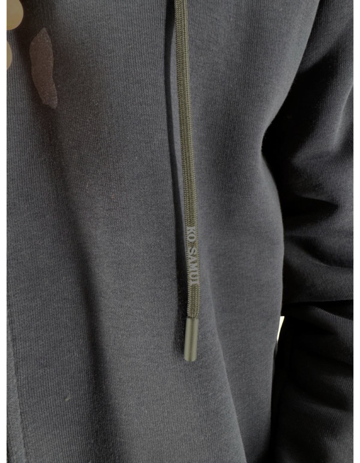 Felpa con cappuccio Ko Samui in misto cotone navy con coulisse logata, vestibilità regular fit.