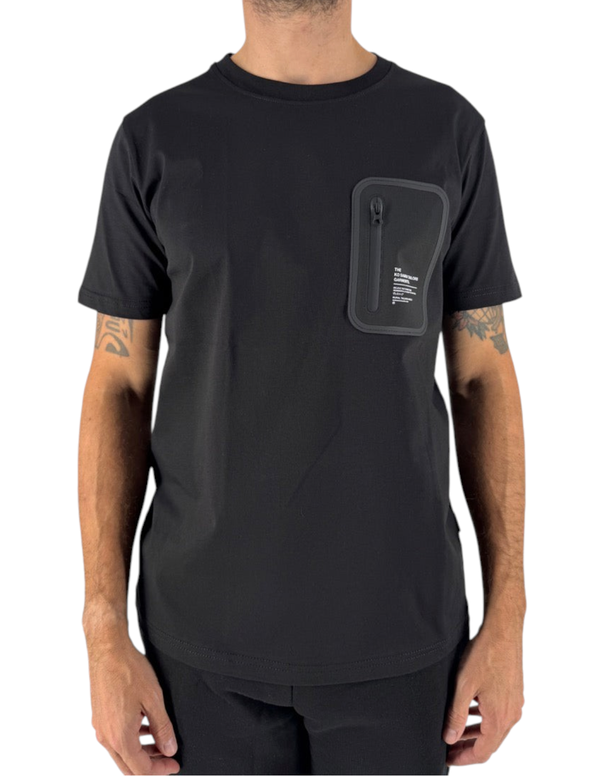T-shirt nera Ko Samui in cotone con tasca frontale con zip e dettaglio grafico, vestibilità regular fit da uomo