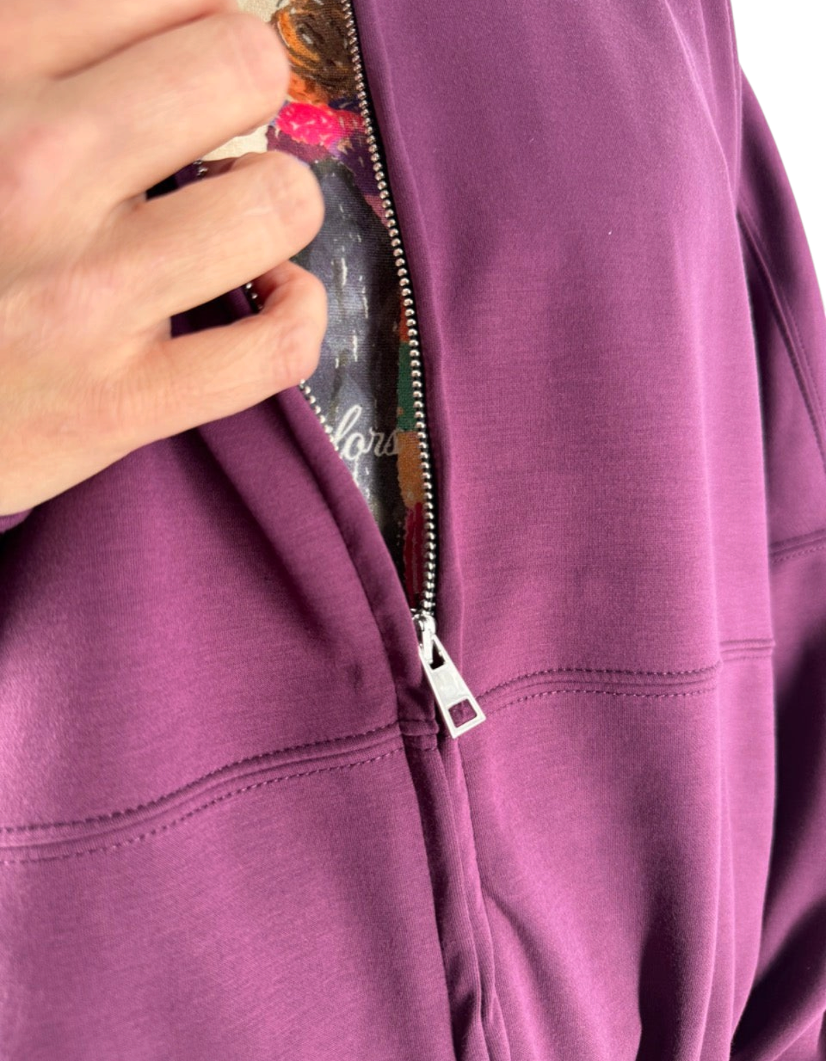 Felpa Ko Samui Essential in misto viscosa color grape con chiusura a zip e vestibilità balloon fit