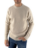 Modello indossa maglione girocollo DevidLabel Blunt Mouline beige in lana con maniche raglan e polsini a coste