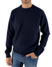 Modello indossa maglione girocollo DevidLabel Regent Lambswool blu notte in pura lana su sfondo neutro