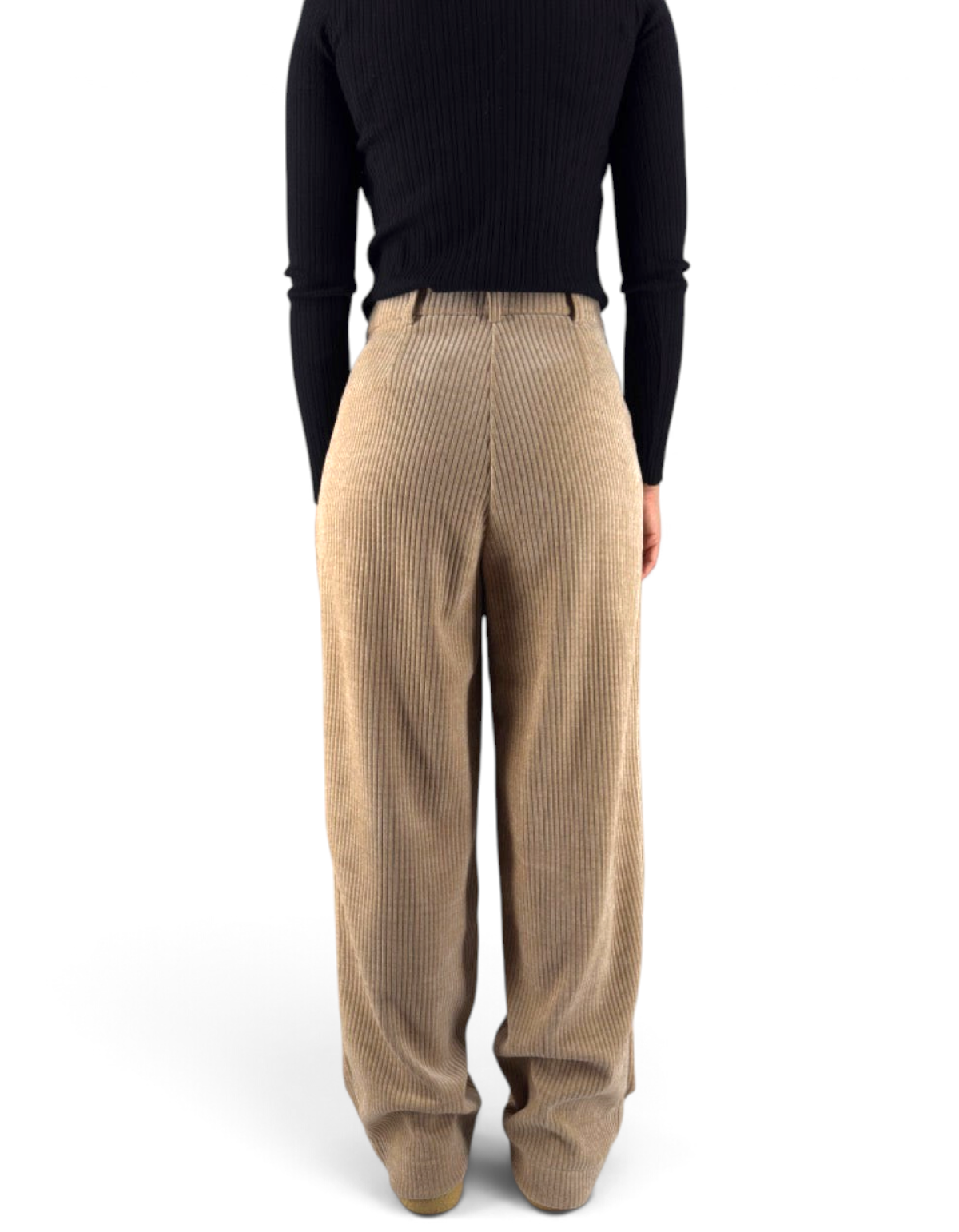 Pantaloni regular Distretto 12 modello Torino in velluto a coste color sabbia, vestibilità comoda, vista posteriore.