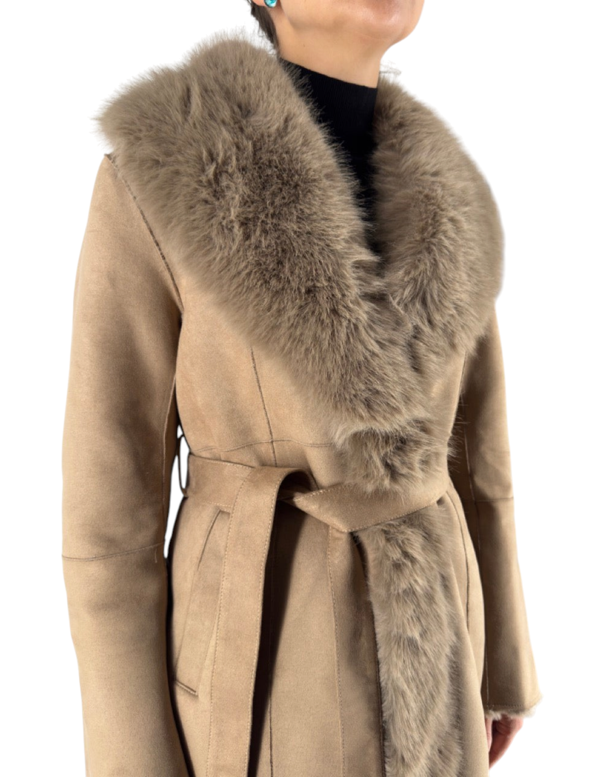 Cappotto in pelliccia sintetica color tortora con finiture effetto suede e collo ampio in eco-fur