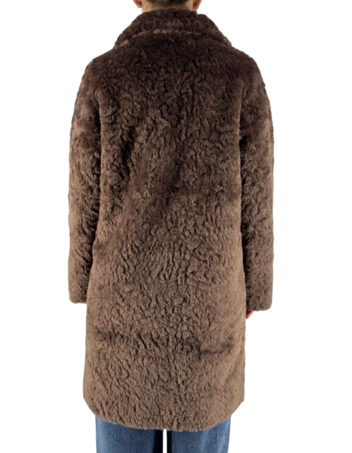 Cappotto reversibile color fango e nocciola in pelliccia sintetica, vista posteriore su modella