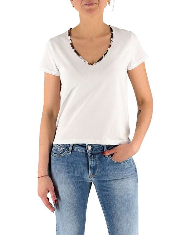 Devid Label Austin - T-shirt Scollo V - Cow Print, Bianco – dettaglio prodotto 3 – Master SKU DL_V COLLAR COW BIANCO