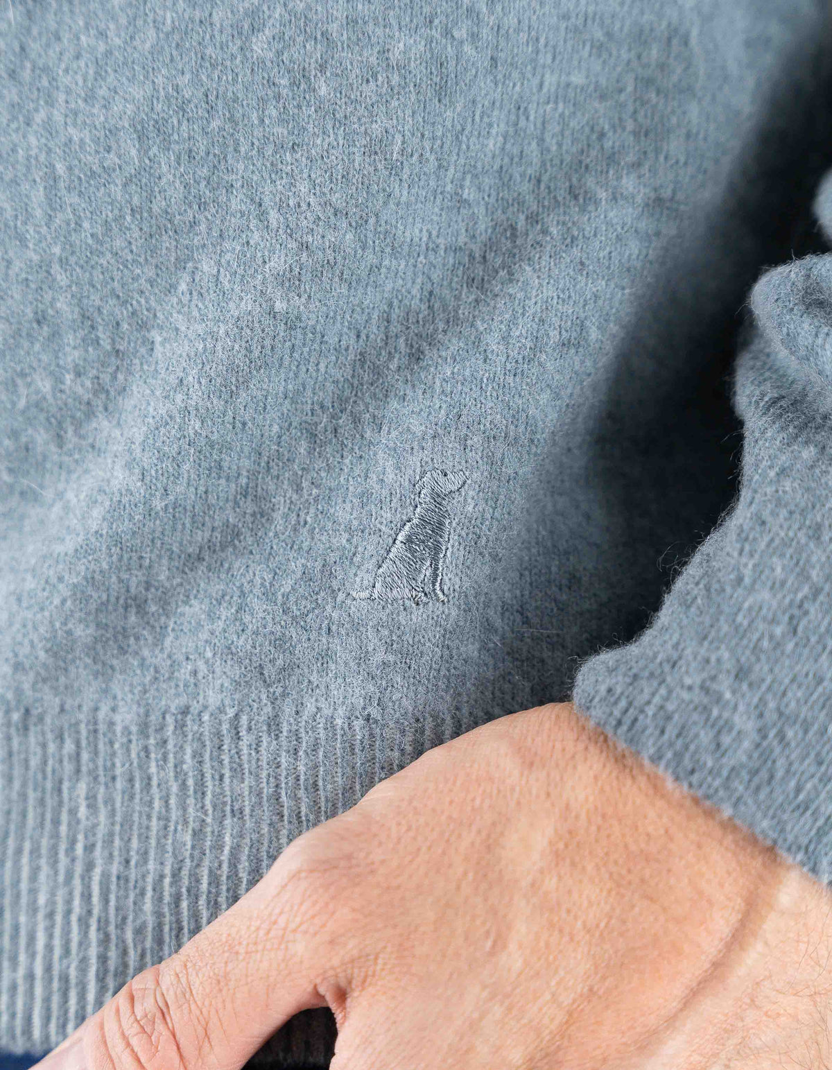 Devid Label Helsinki - Maglia Scollo V - Lana Cashmere, Blu – dettaglio prodotto 3 – Master SKU DL_DL011_22817_GRIGIO_BLU