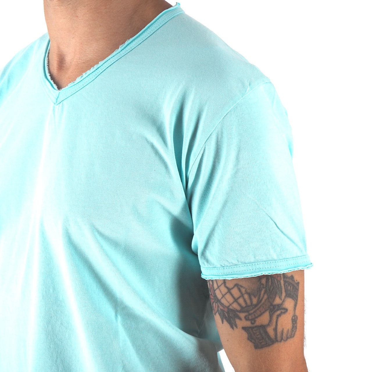 Devid Label Mosca - T-shirt Scollo V - Taglio Vivo, Azzurro – dettaglio prodotto 2 – Master SKU DL_MOSCA AZZURRO