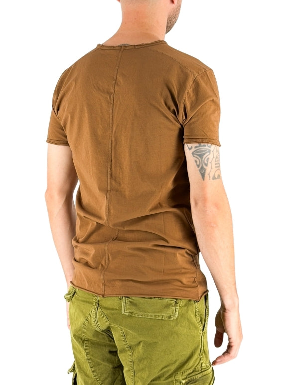 Devid Label Mosca - T-shirt Scollo V - Taglio Vivo – dettaglio prodotto 4 – Master SKU DL_MOSCA TABACCO