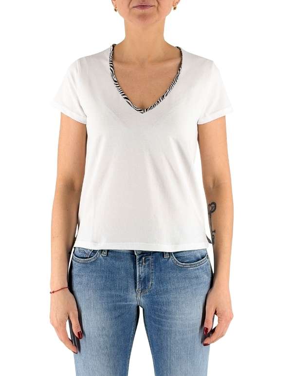 Devid Label Savannah - T-shirt Scollo V - Zebra Print, Bianco – vista principale – Master SKU DL_V COLLAR ZEBRA BIANCO