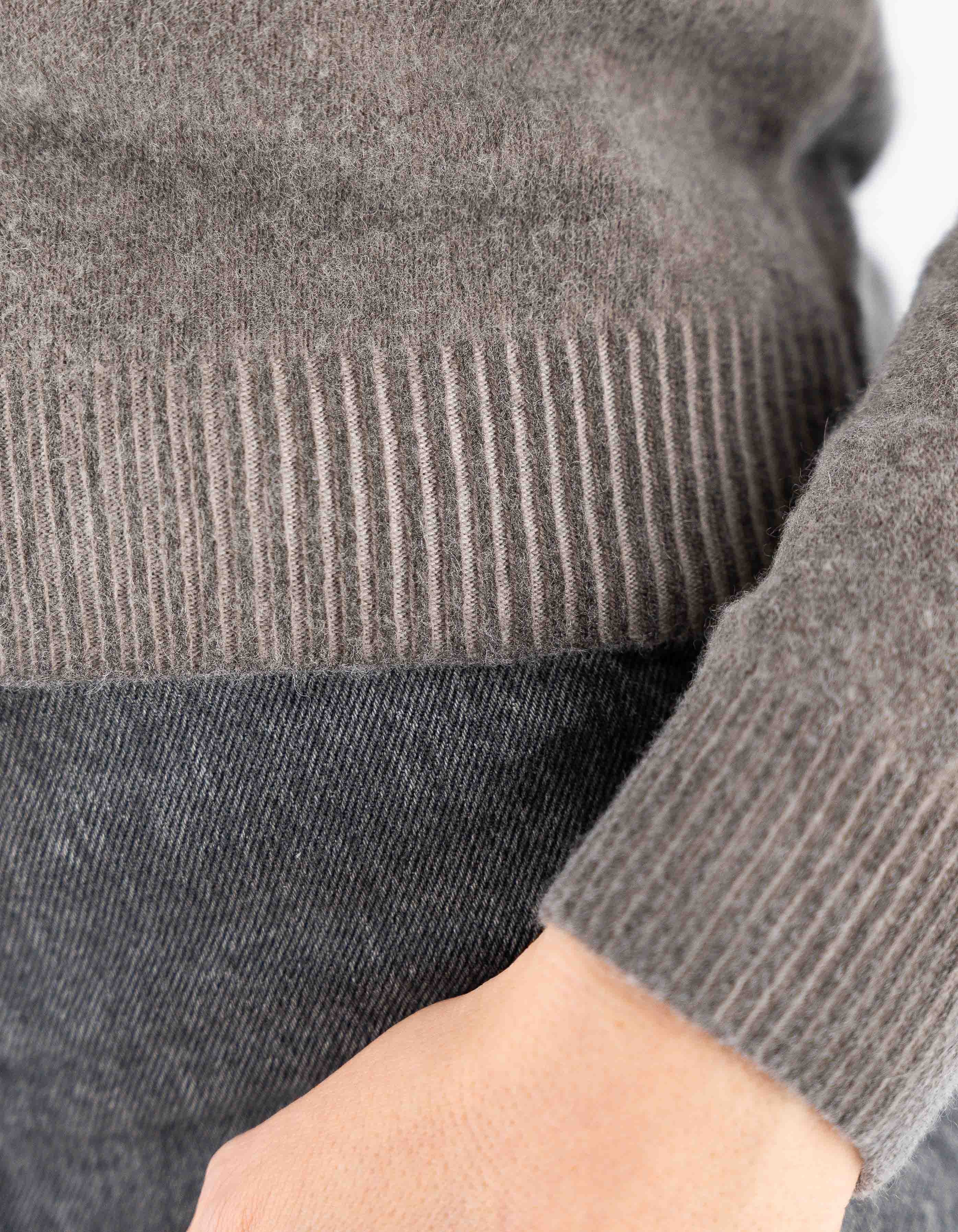 Devid Label Tromsoe - Maglia Girocollo - Lana Cashmere, Tortora – dettaglio prodotto 4 – Master SKU DL_DL020_TORTORA_CAMPIONE