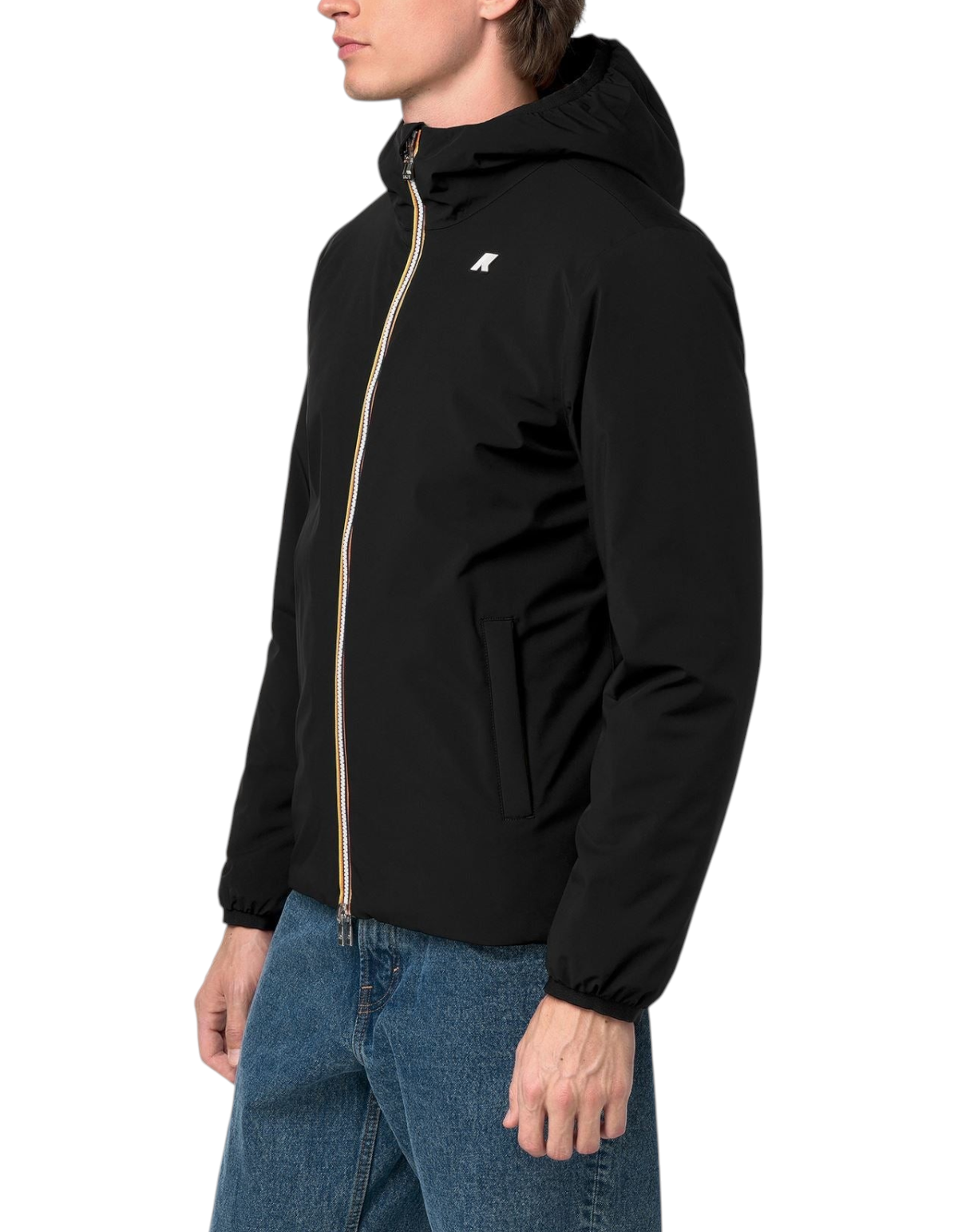 Giacca K-Way Jack ST Warm Double nera con zip iconica indossata da un modello, collezione DevidLabel autunno inverno.