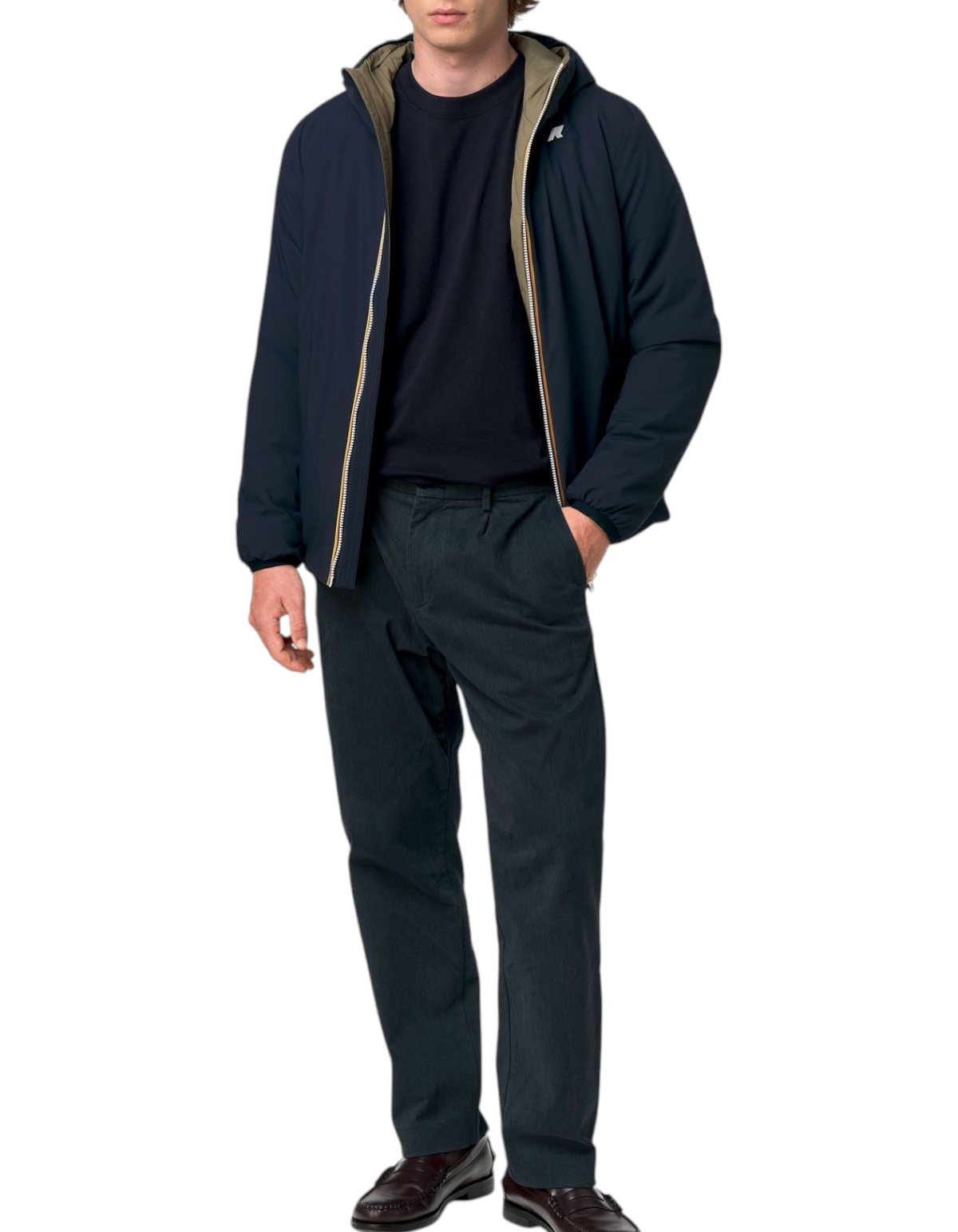 Modello indossa giacca reversibile K-Way Jack ST Warm Double di DevidLabel in blu scuro e verde militare