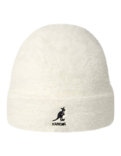 Berretto DevidLabel Kangol Furgora Cuff color avorio in morbido filato peloso con logo ricamato sul risvolto