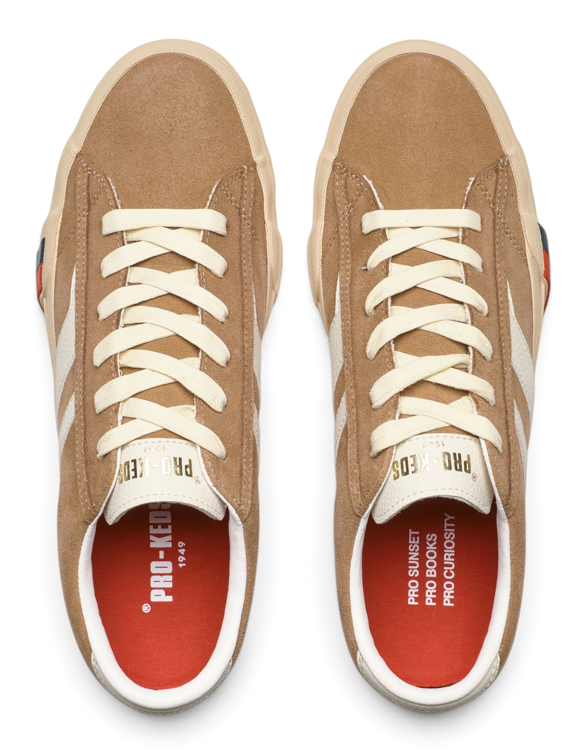 Sneakers uomo DevidLabel Pro-Keds Royal Classic in suede color tundra e avorio con suola in gomma, vista dall'alto.