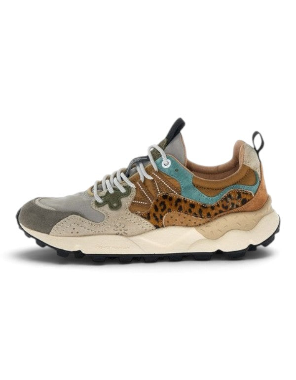 Sneaker DevidLabel Flower Mountain Yamano 3 in suede, pony hair e nylon nei toni taupe, beige e rame