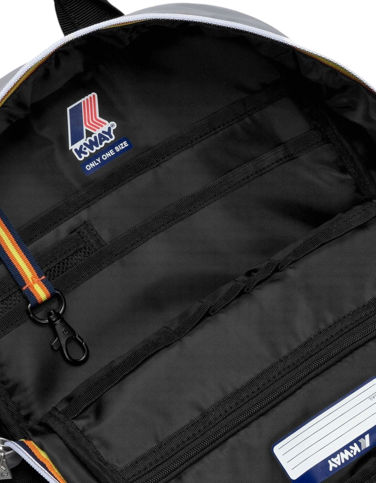 Interno dello zaino DevidLabel K-Way Mid Laon Grey Frost con fodera nera, gancio portachiavi e logo K-Way