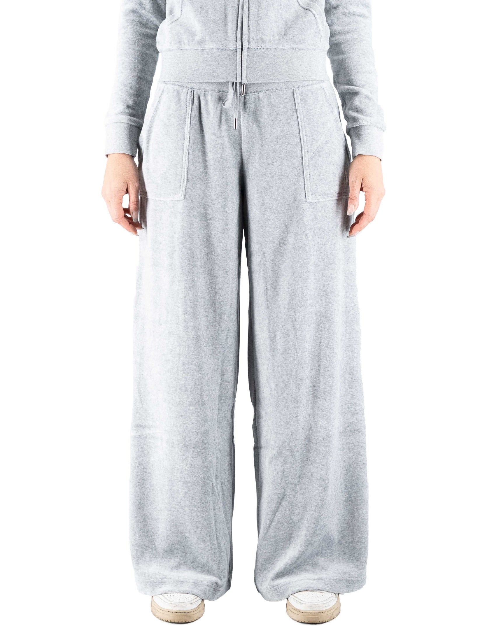Juicy Couture Pantalone In Felpa Modello Yuka Grigio – dettaglio prodotto 4 – Master SKU JUI_VIJB70776WJZJ32