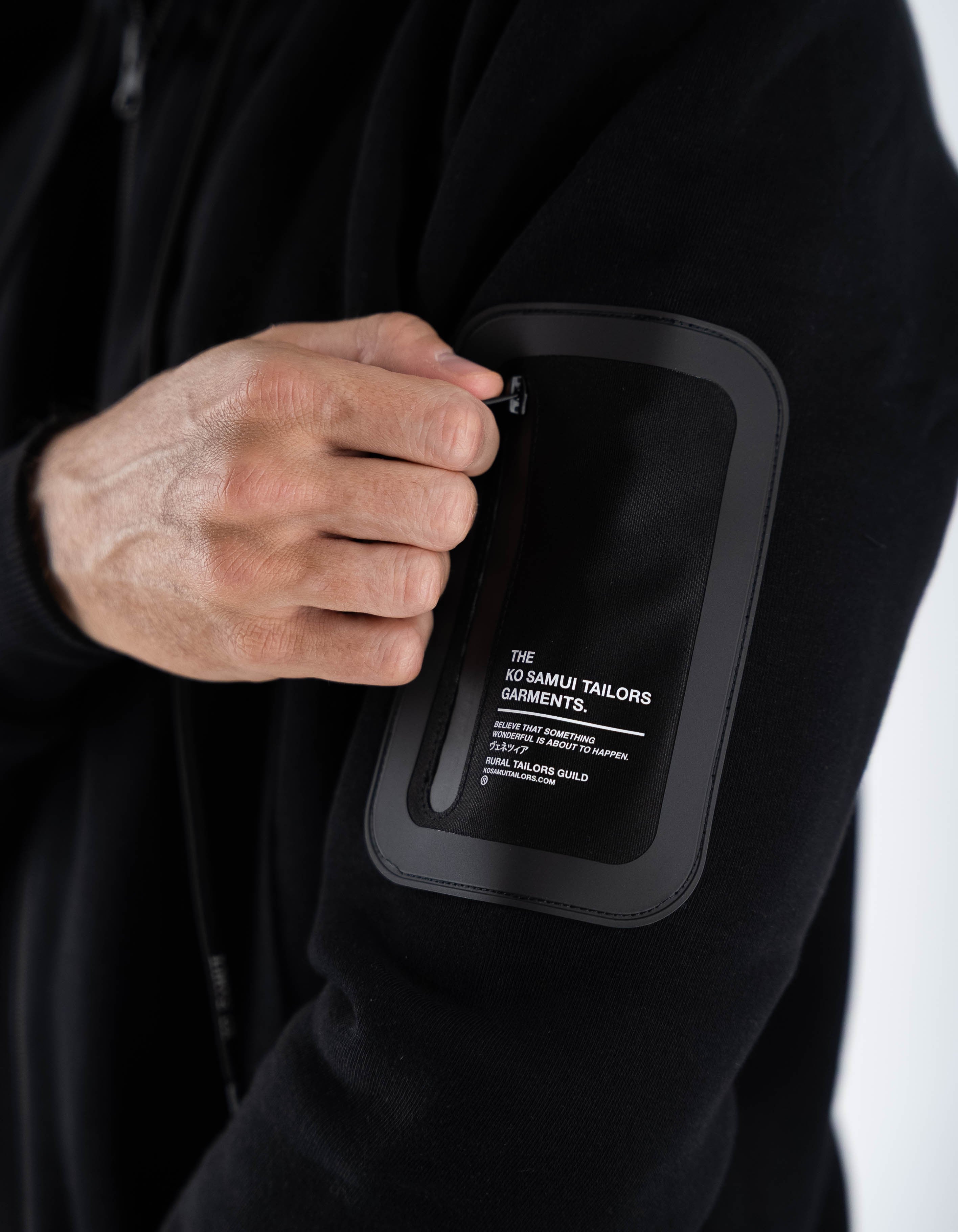 Ko Samui Repocket Full Zip Hoodie Man Black – dettaglio prodotto 2 – Master SKU KSU_KHZW_W128_REPOCKET_BLACK