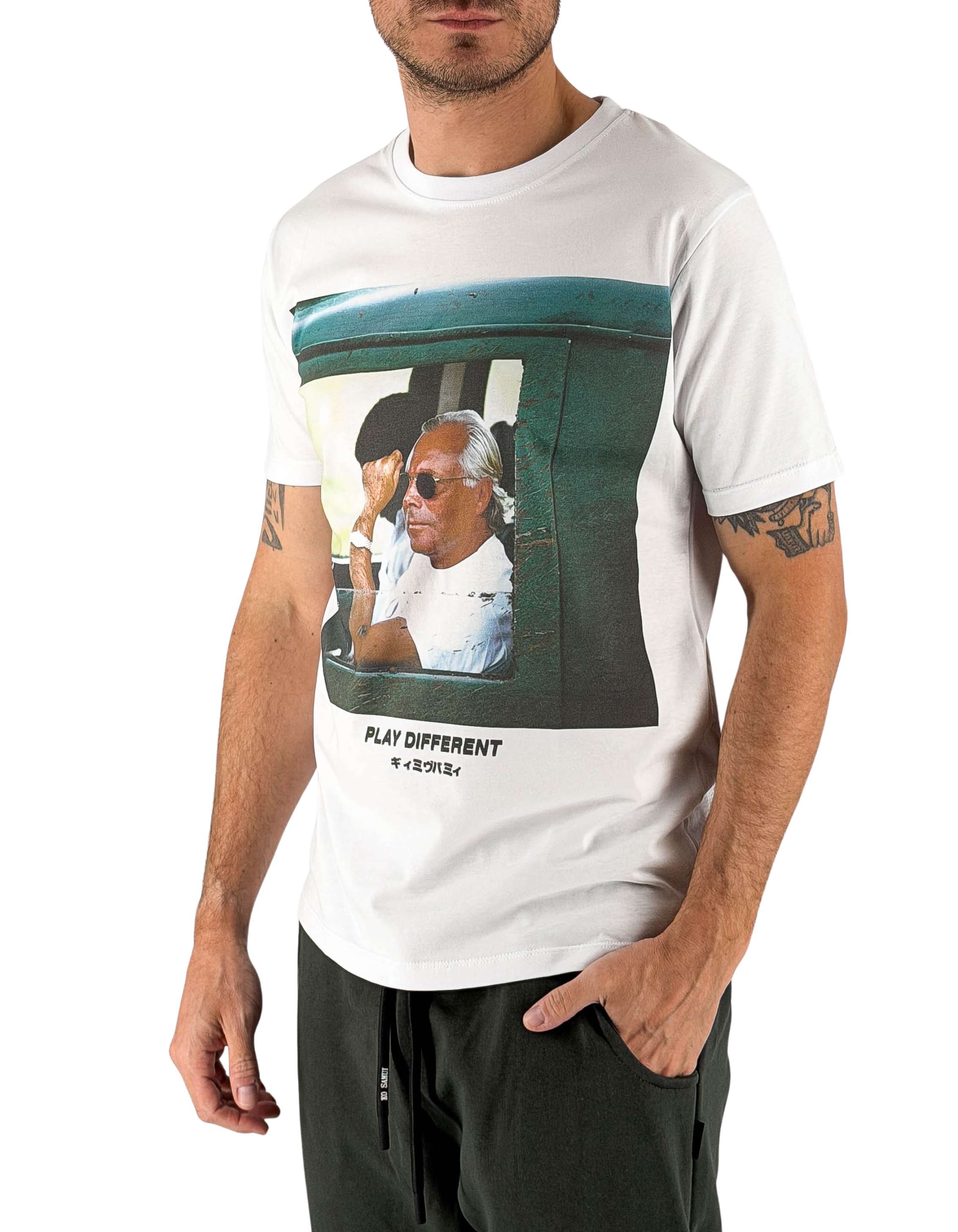 Ko Samui T-Shirt Uomo The King – vista principale – Master SKU KSU_KMTR_S786_GIO_BIANCO