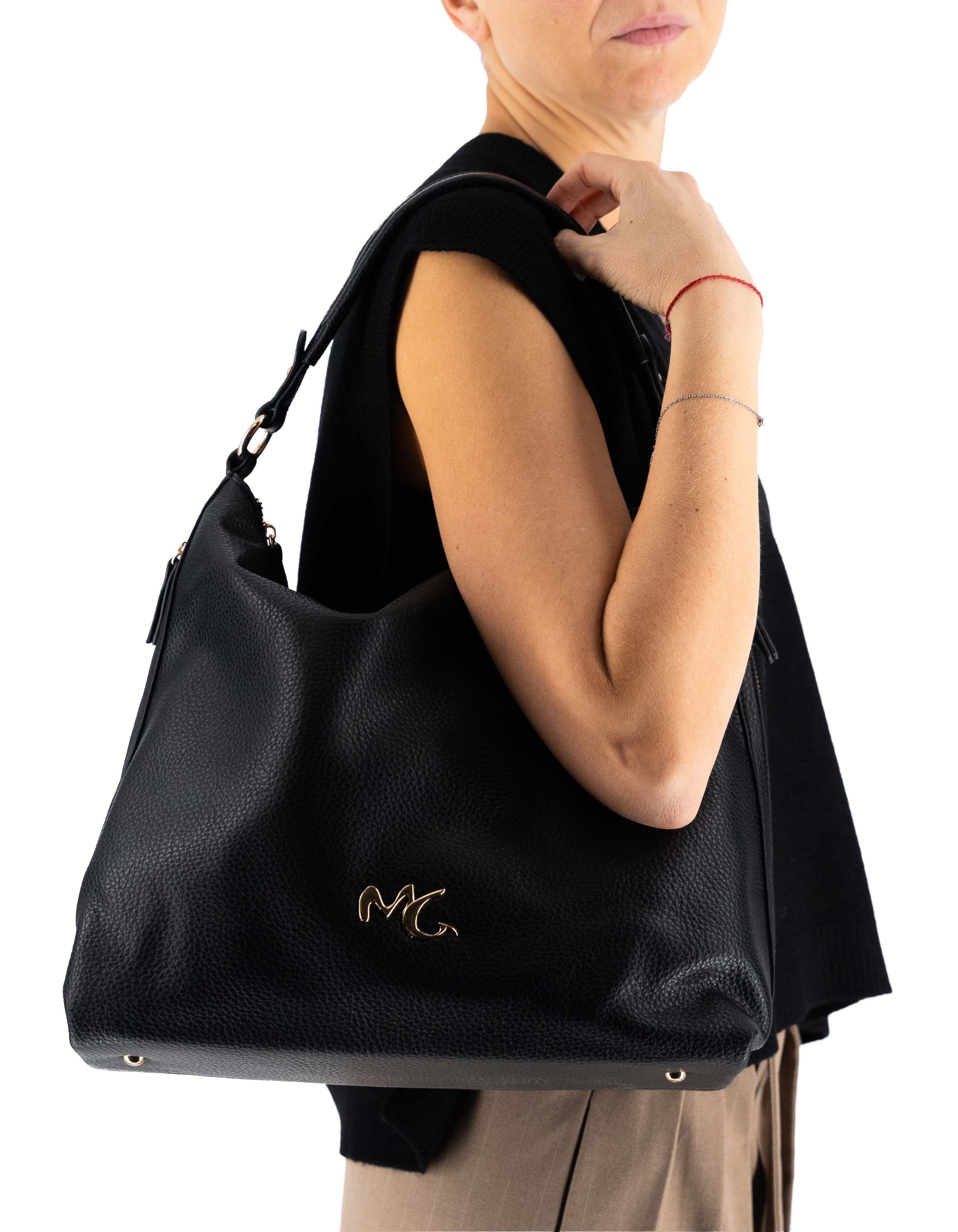 Manila Grace Shoulder Bag Lettering Nero – dettaglio prodotto 2 – Master SKU MNG_B808EU_MA001