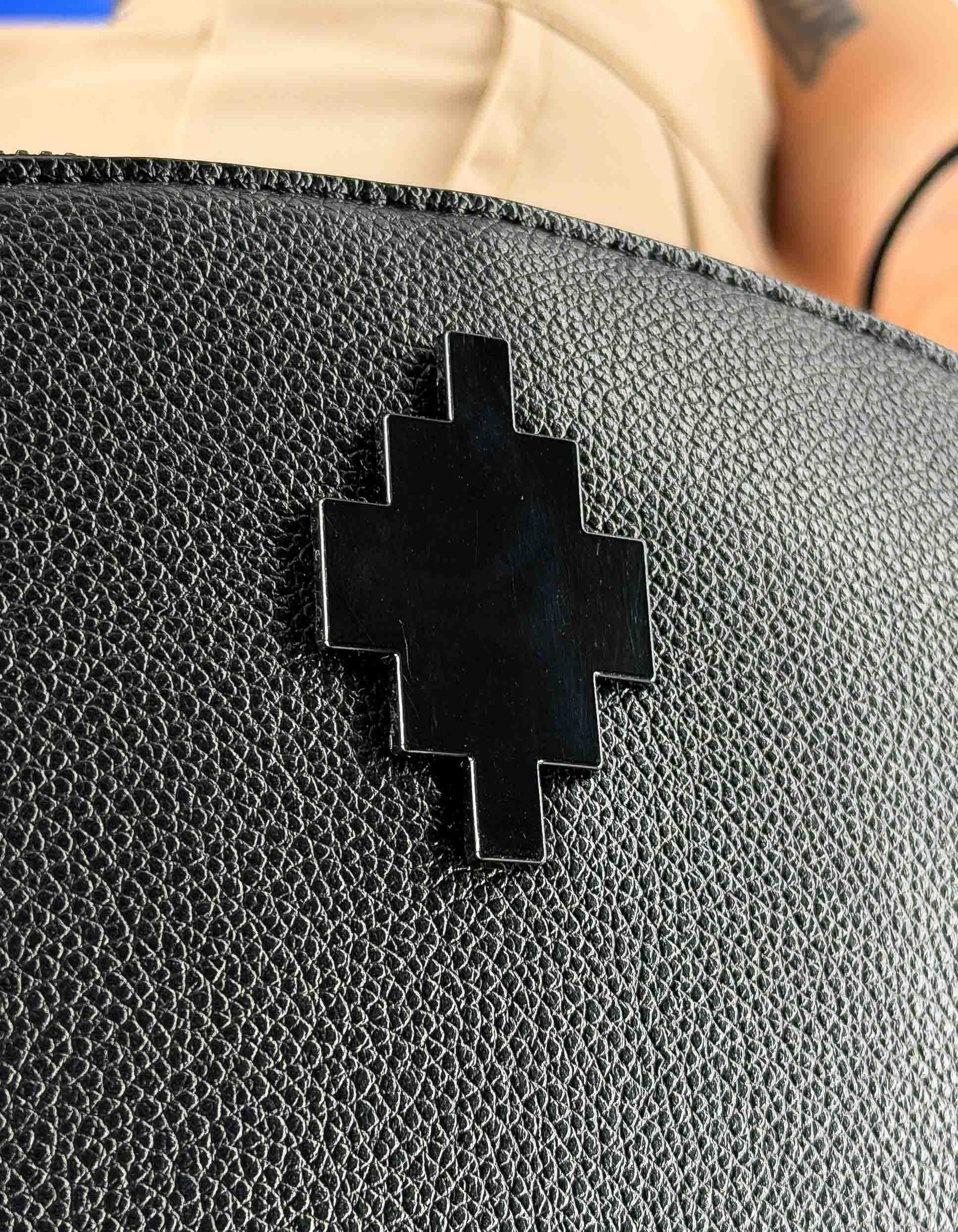 Marcelo Burlon - County Of Milan Beauty Logo Tonal Black – dettaglio prodotto 2 – Master SKU MBU_COMAS260401UNICA0151_UNICABLACK